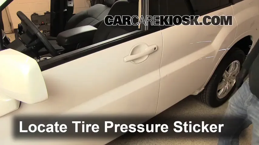 2011 Mitsubishi Endeavor LS 3.8L V6 Tires & Wheels Check Tire Pressure
